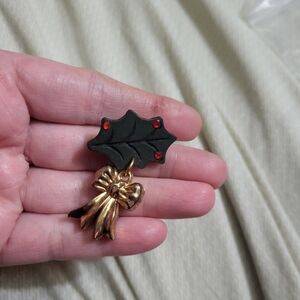 Vintage Christmas Holly Gold Tone Bow Dangle Brooch